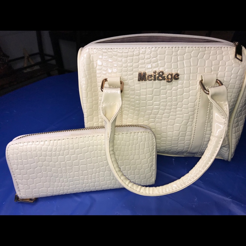 Cream White Mei&ge Purse
